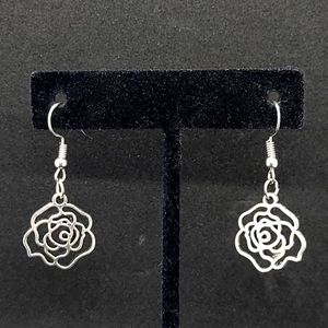 Silver rose earrings 🌹